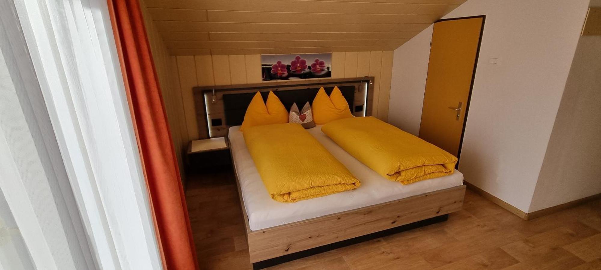 Garni Helfer Bed & Breakfast Dobbiaco Ngoại thất bức ảnh