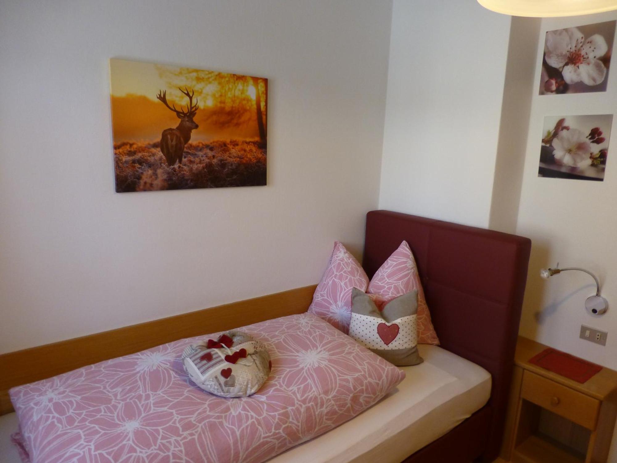 Garni Helfer Bed & Breakfast Dobbiaco Ngoại thất bức ảnh