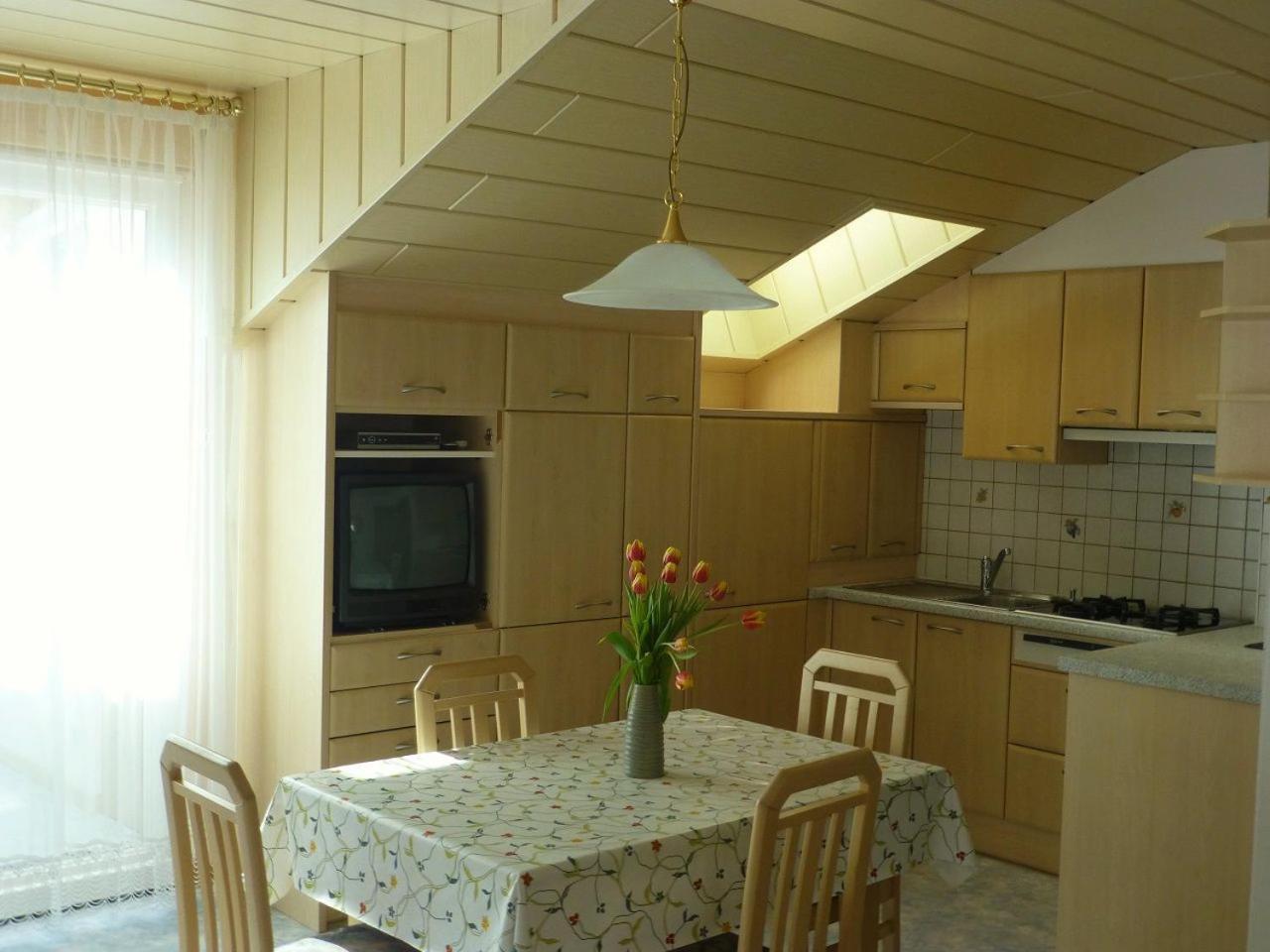 Garni Helfer Bed & Breakfast Dobbiaco Ngoại thất bức ảnh