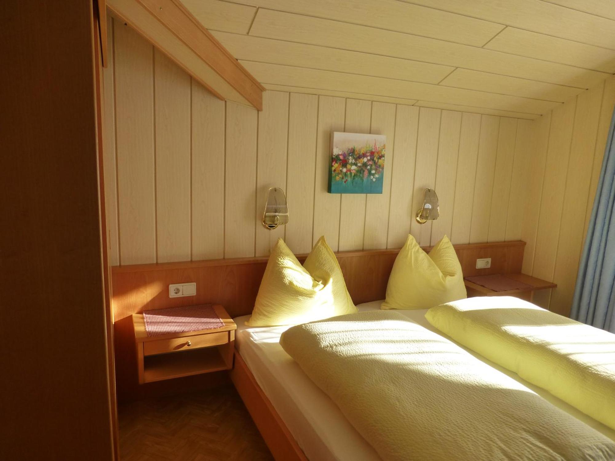 Garni Helfer Bed & Breakfast Dobbiaco Ngoại thất bức ảnh