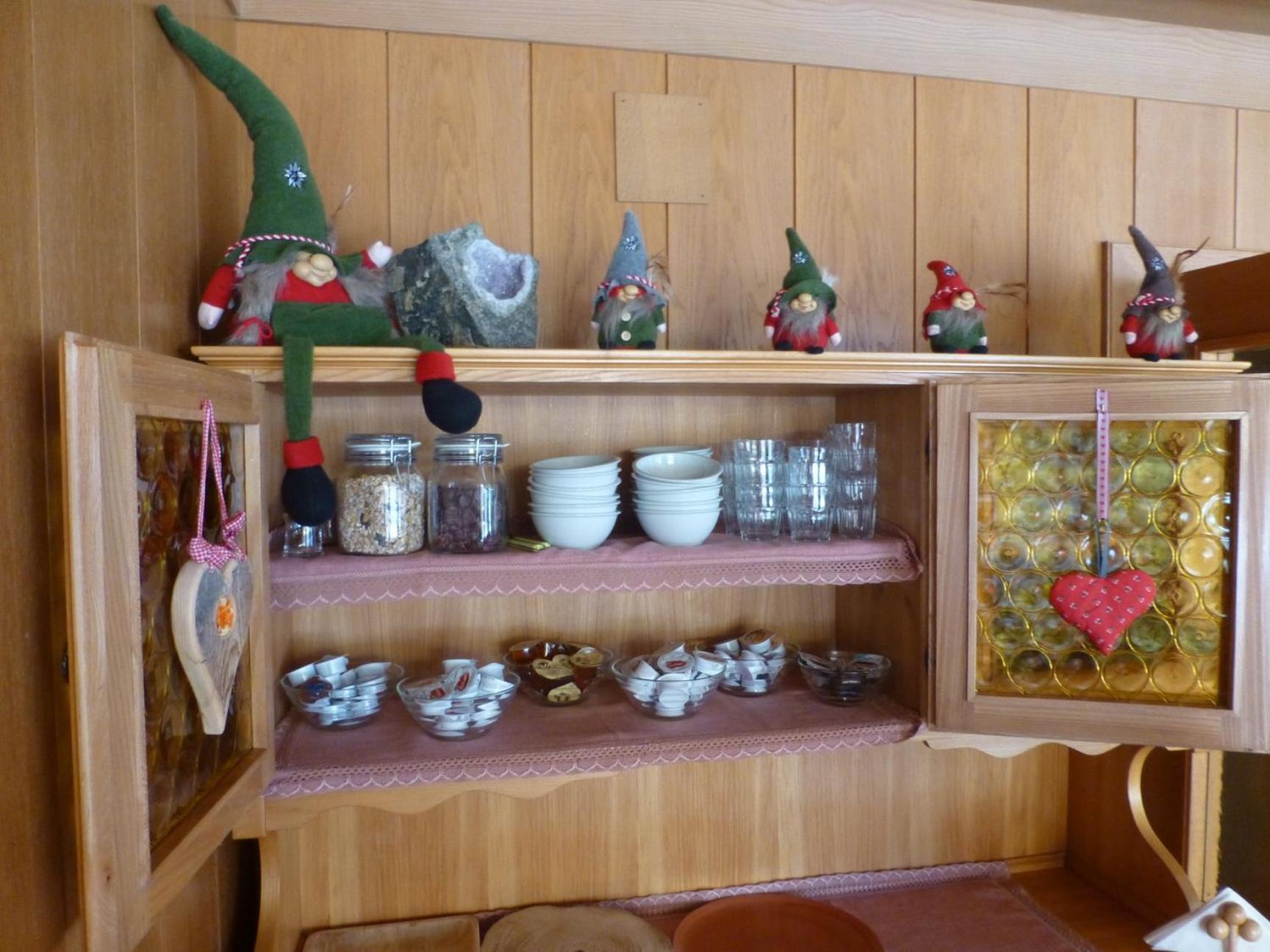 Garni Helfer Bed & Breakfast Dobbiaco Ngoại thất bức ảnh